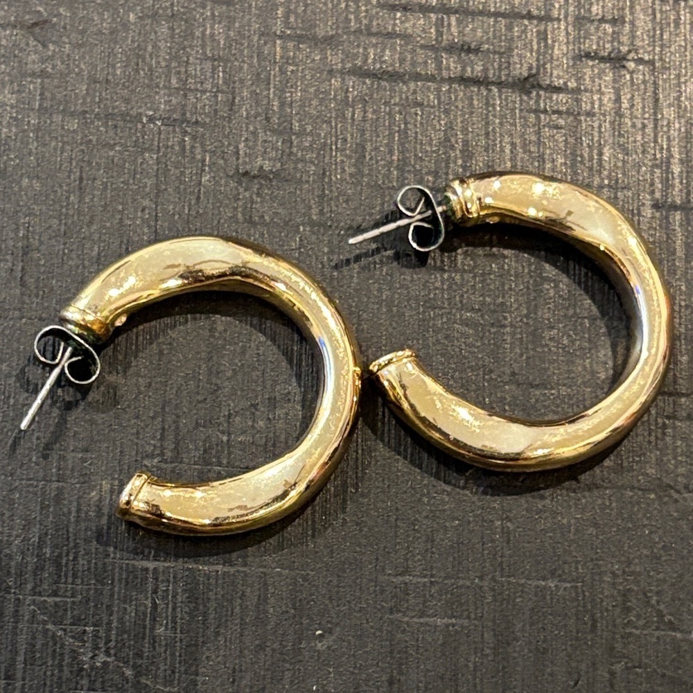 Elegant Hammered Gold Tone Solid Classy Hoop Earrings